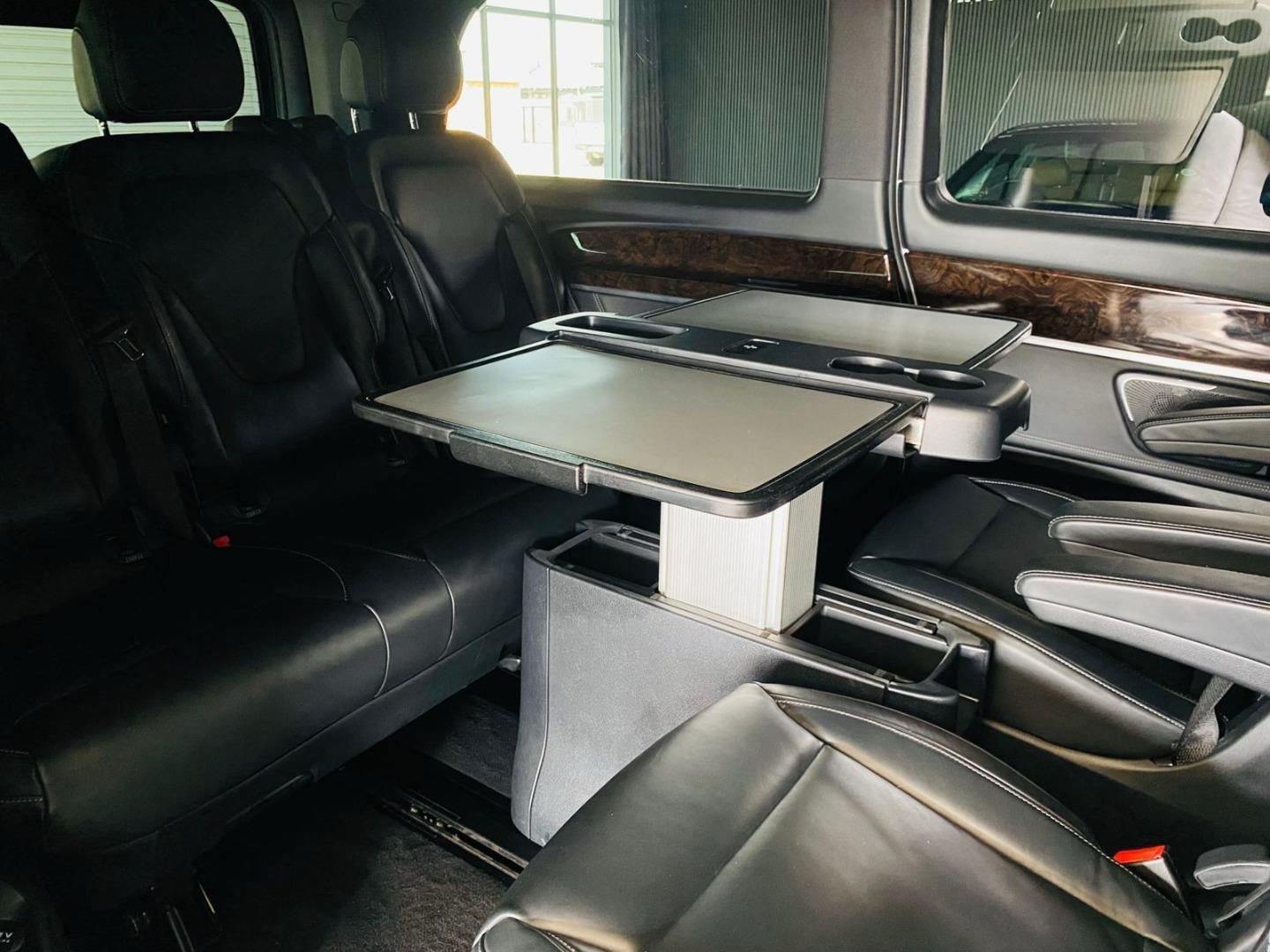 MERCEDES BENZ V CLASS V220D AVANTGARDE - 10
