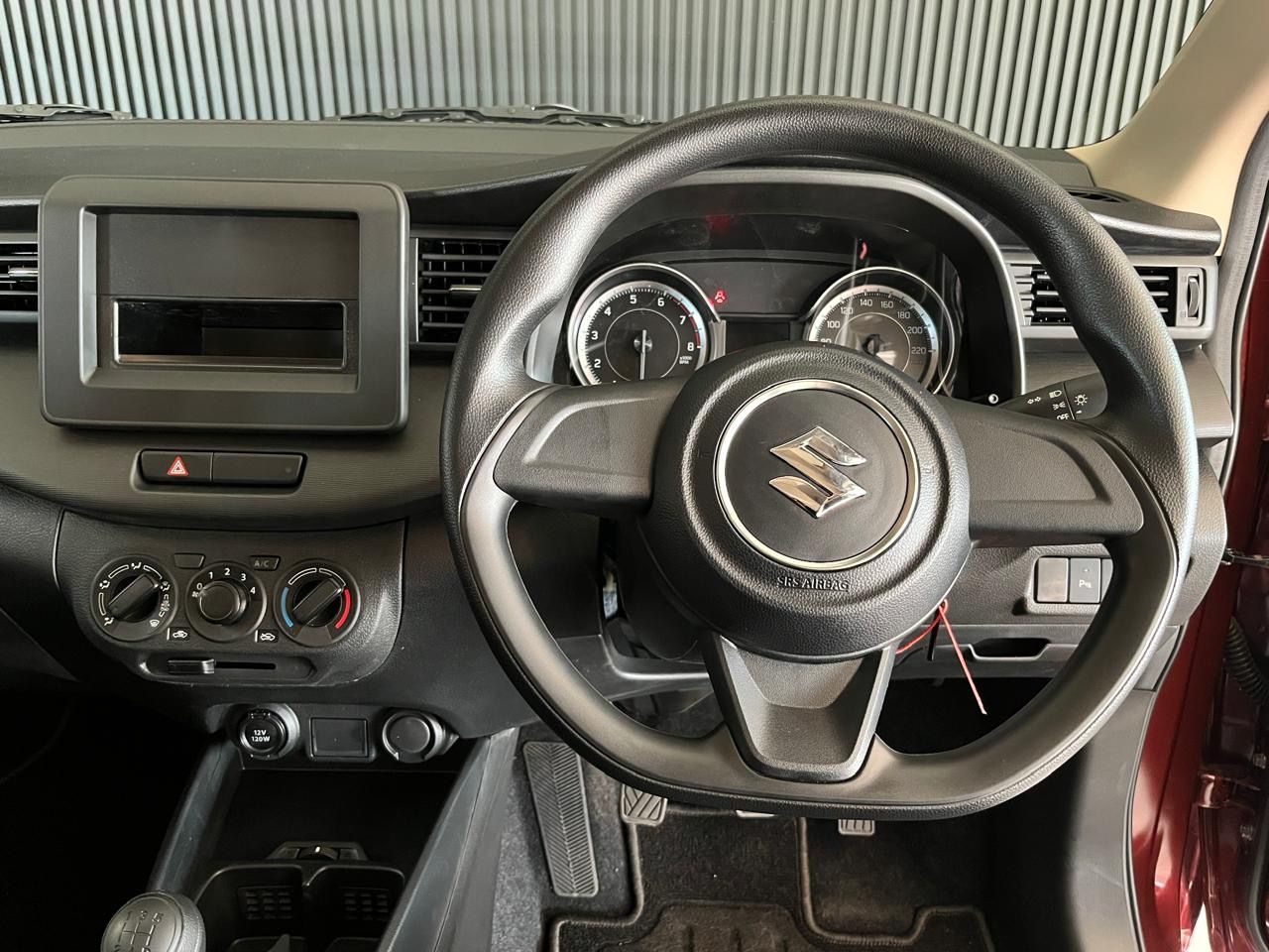 SUZUKI ERTIGA 1.5 GA - 10