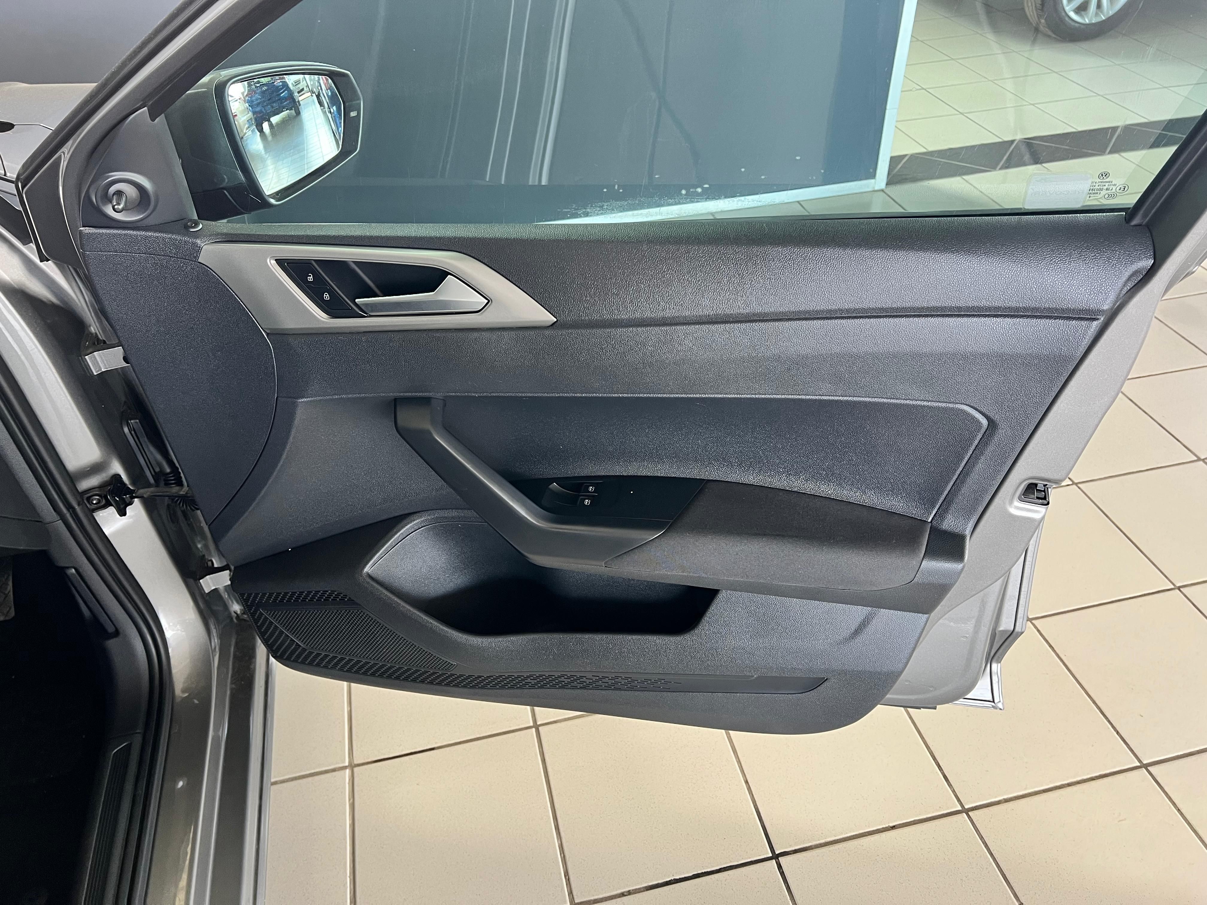 VOLKSWAGEN POLO POLO 1.0 TSI TRENDLINE