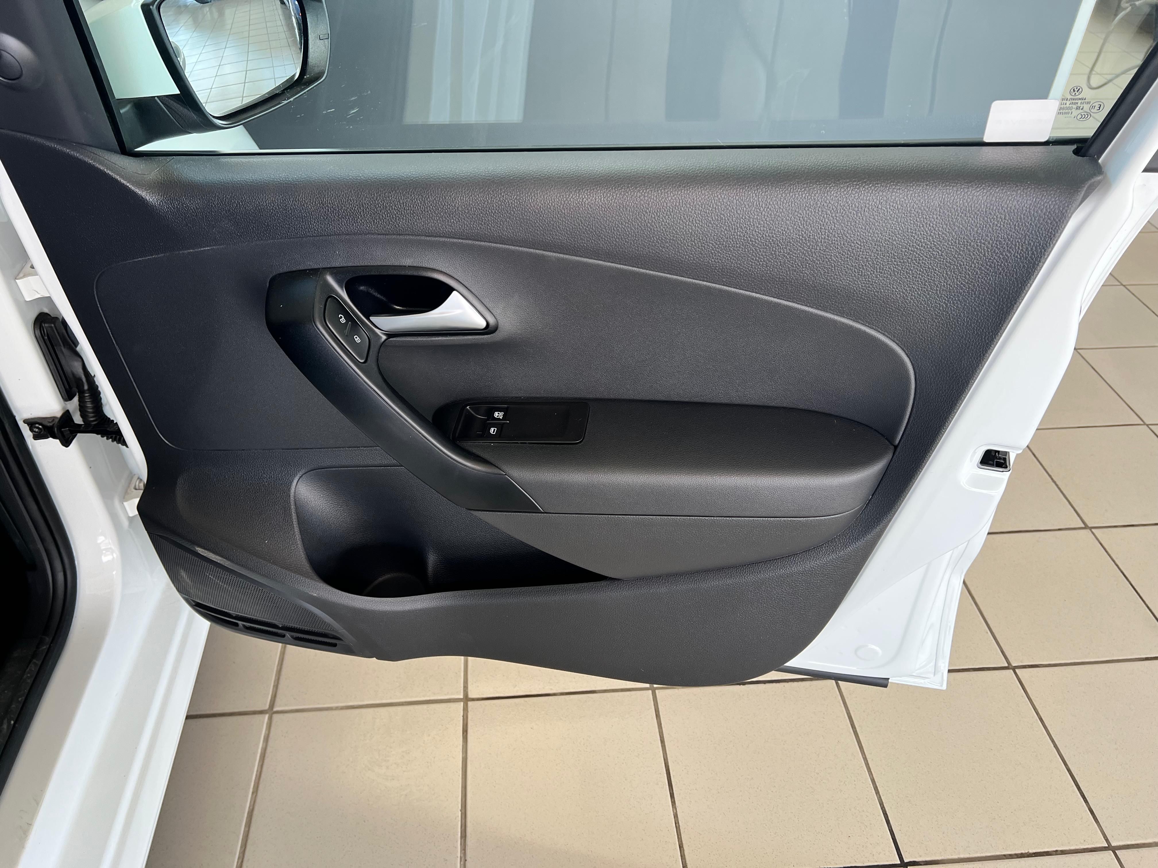 VOLKSWAGEN POLO VIVO POLO VIVO 1.4 (5DR) - 13