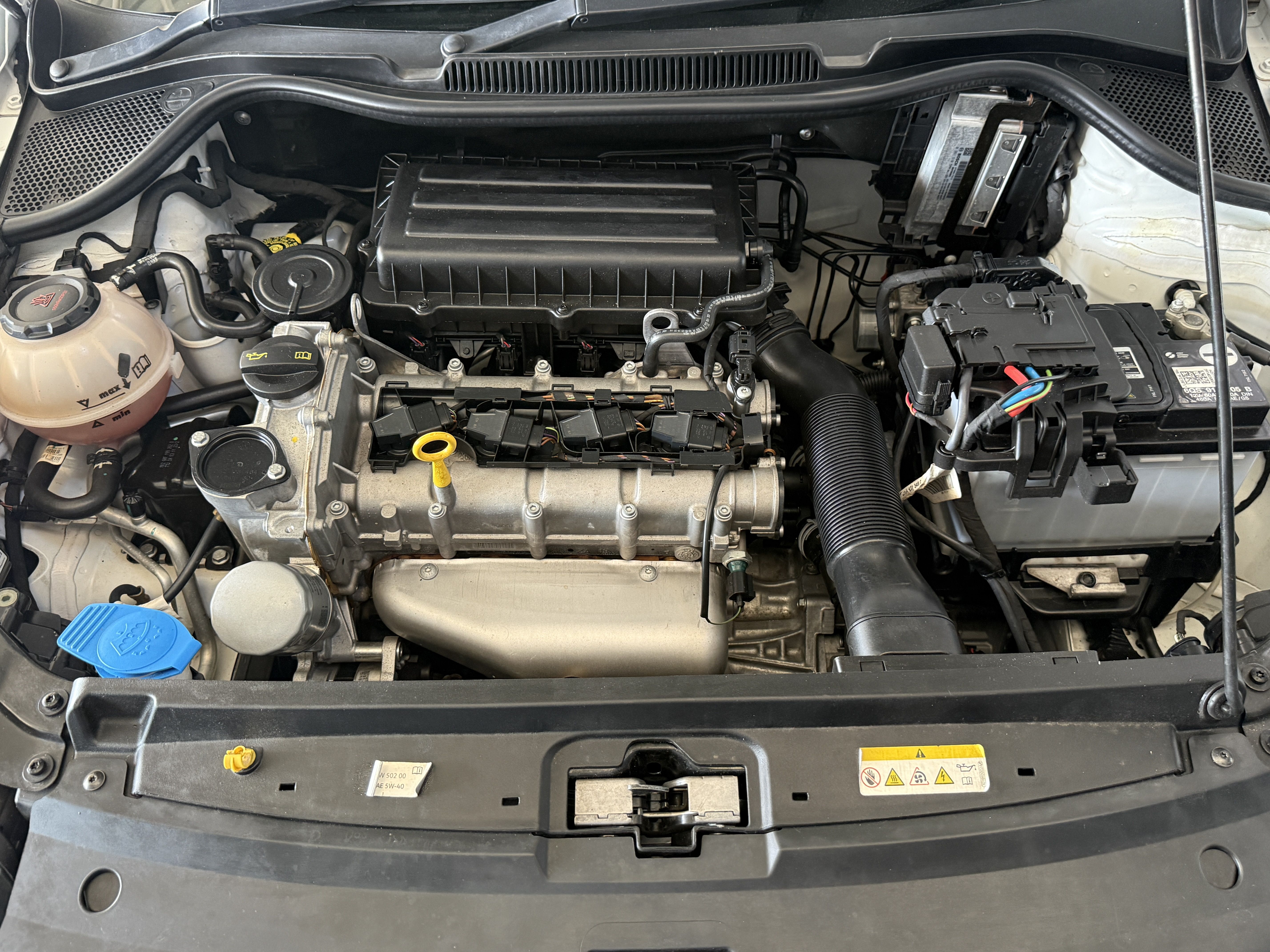 VOLKSWAGEN POLO VIVO 1.6 COMFORTLINE Polo Vivo 1.6 Comfortline - 11