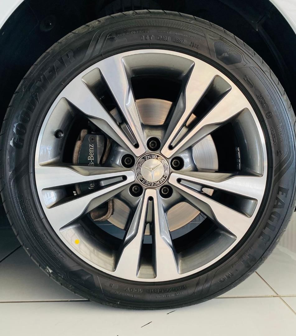 MERCEDES BENZ V CLASS V220D AVANTGARDE - 15