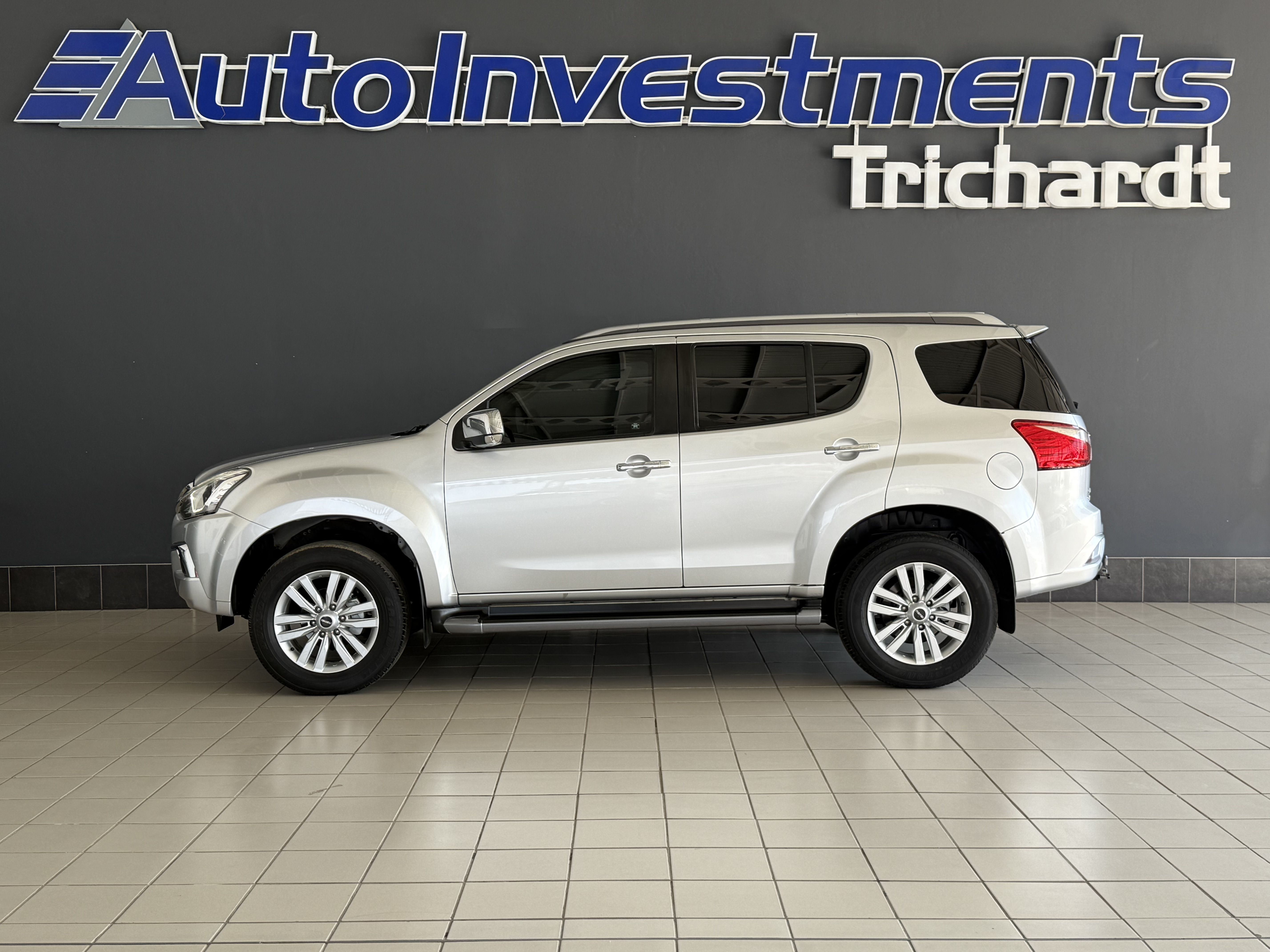 ISUZU MU-X3,0 MU-X 3,0 - 4