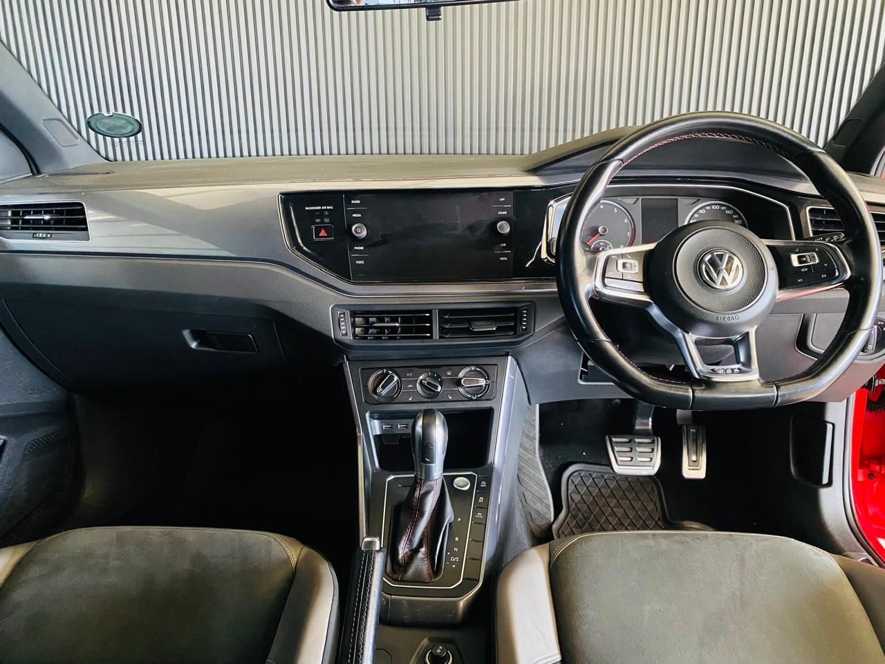 VOLKSWAGEN POLO GTI 2.0 - 5