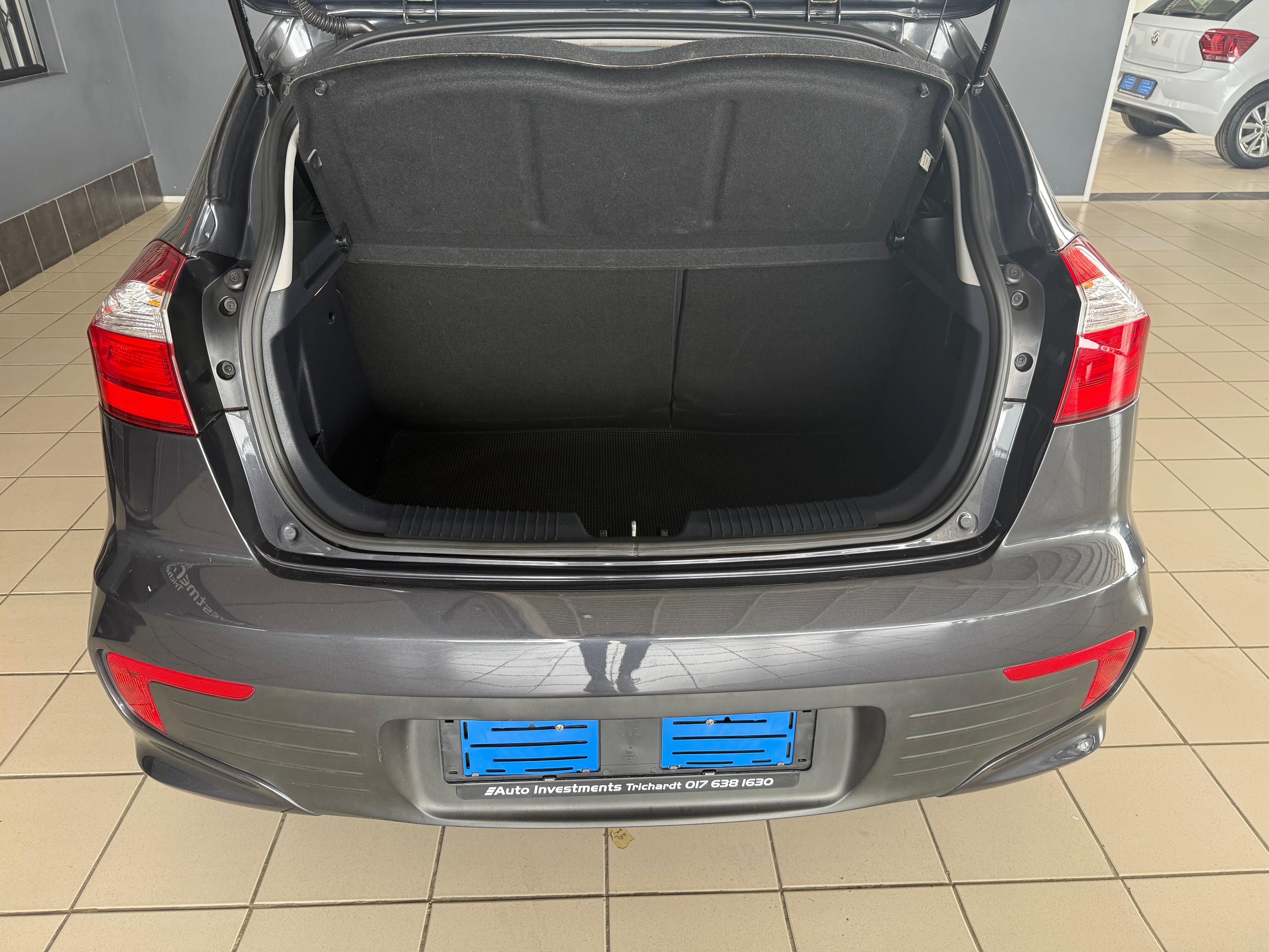 KIA RIO1.4 5-D Rio 1.4 5DR A/T - 5