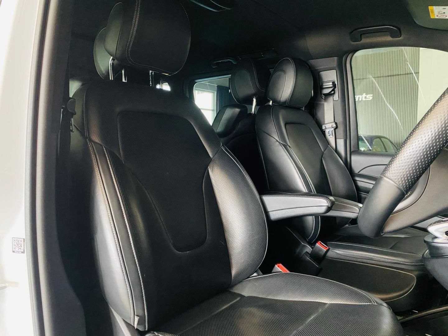 MERCEDES BENZ V CLASS V220D AVANTGARDE - 7