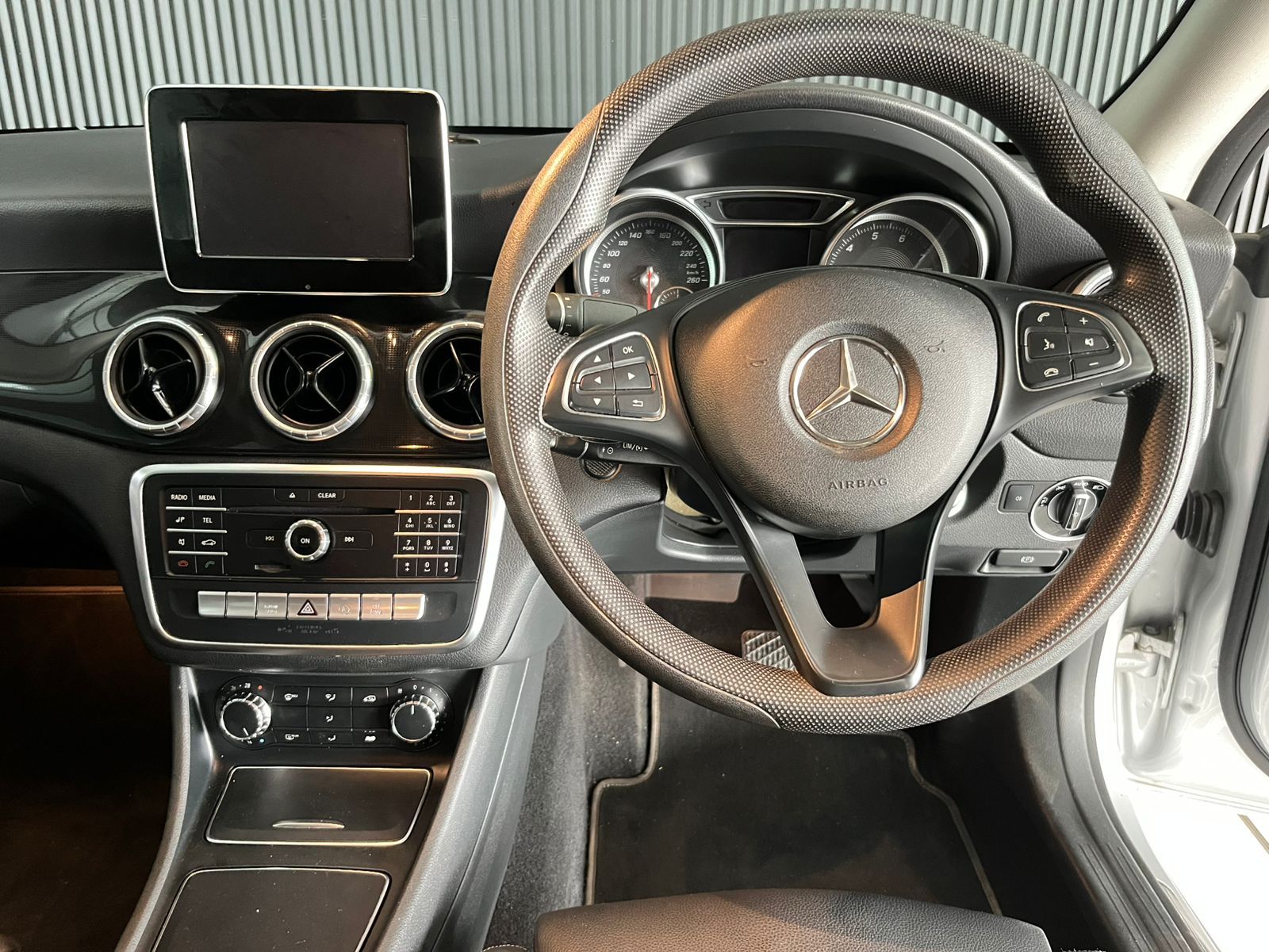 MERCEDES BENZ CLA 200 AUTO CLA 200 Auto