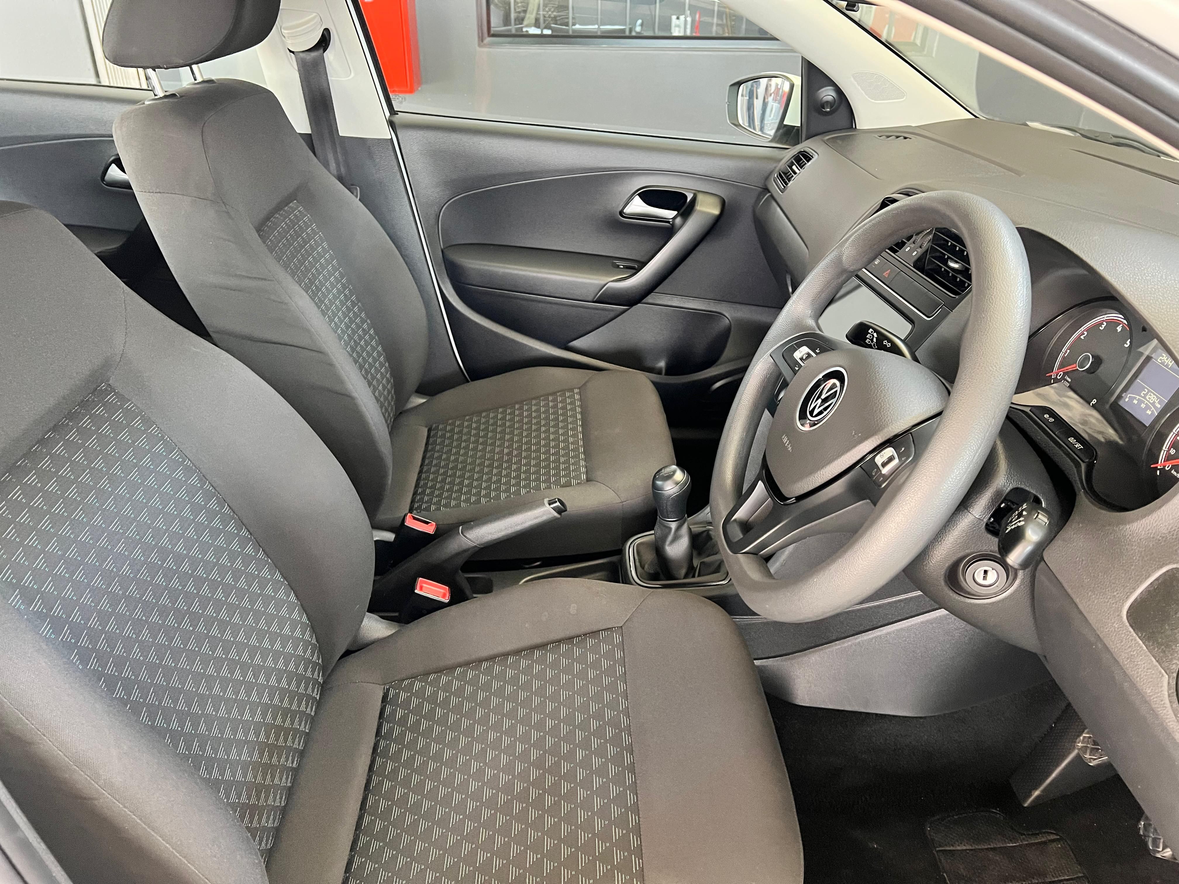 VOLKSWAGEN POLO VIVO POLO VIVO 1.4 (5DR) - 9