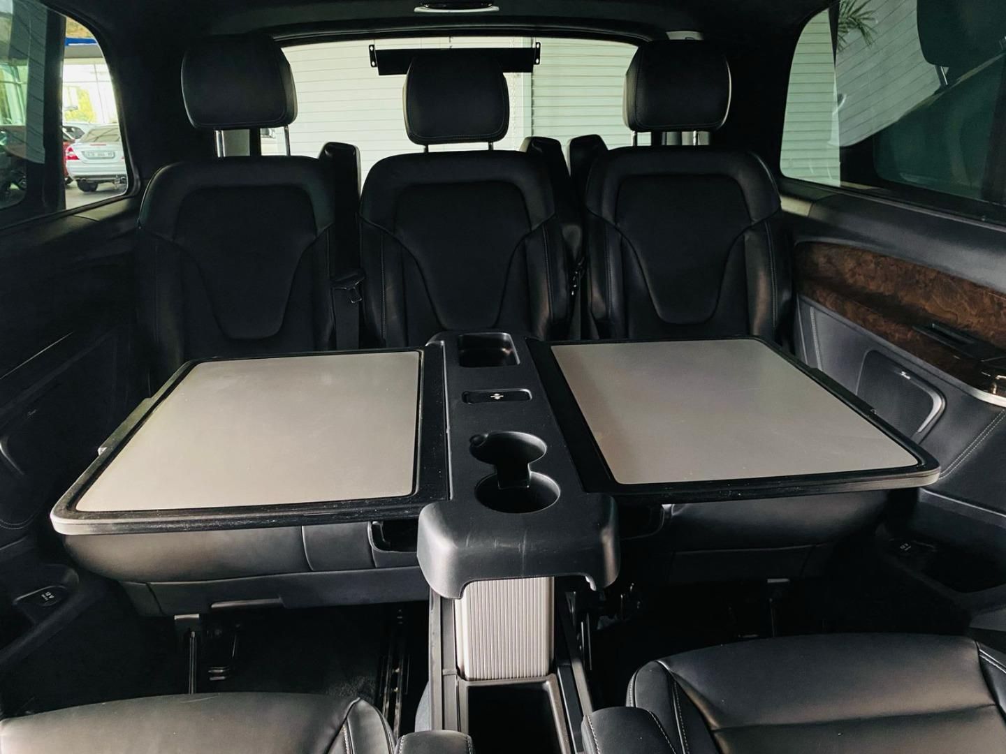 MERCEDES BENZ V CLASS V220D AVANTGARDE - 9